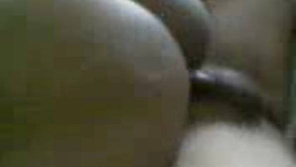 ಅಲಿಕ್ಸ್ ಲಿಂಕ್ಸ್ ರಿವರ್ಸ್ ಕೌಗರ್ಲ್ ಸ್ಥಾನದಲ್ಲಿ ಬೃಹತ್ ಕಪ್ಪು ಡಿಕ್ ಸವಾರಿ ಮಾಡುತ್ತದೆ