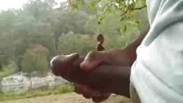 ಗುಲಾಬಿ ಕೂದಲಿನ ಸ್ಲಟ್ ಮಕರೆನಾ ಲೂಯಿಸ್ ಹೊರಾಂಗಣದಲ್ಲಿ ಫಕಿಂಗ್ ಅನ್ನು ಆನಂದಿಸುತ್ತಾನೆ